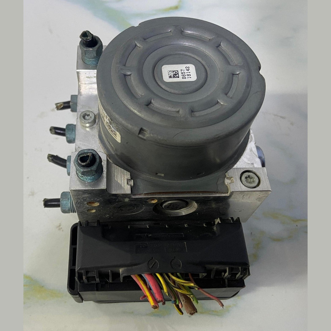 OEM BMW 328i 335i ABS Anti-Lock Brake Pump Module Unit 6868638