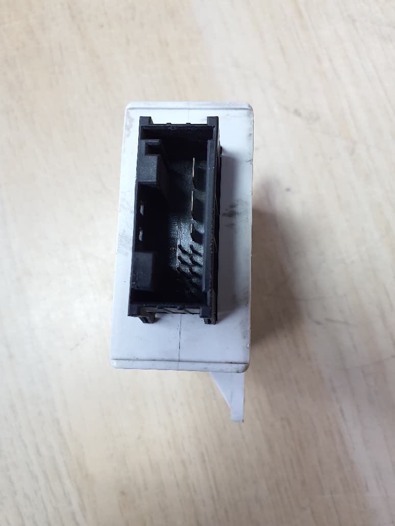 BMW Immobilizer Control Unit 6941985 E53 X5, E83 X3, and E85 Z4