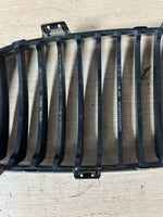 قم بتحميل الصورة إلى عارض الصور، BMW 1 Series E81 E82 E87 LCI E88 Grille Chrome Frame Right O/S 7166440