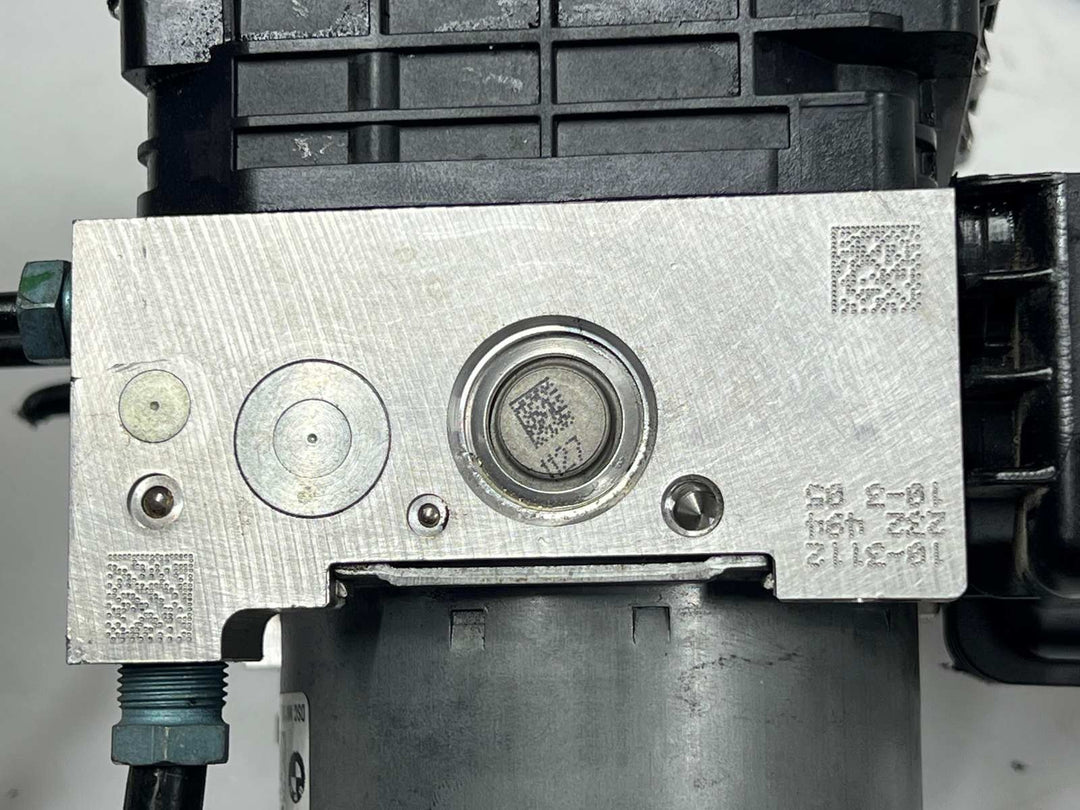 2020-2024 BMW 330i Abs Anti Lock Brake Pump Control Unit 5A25EE0
