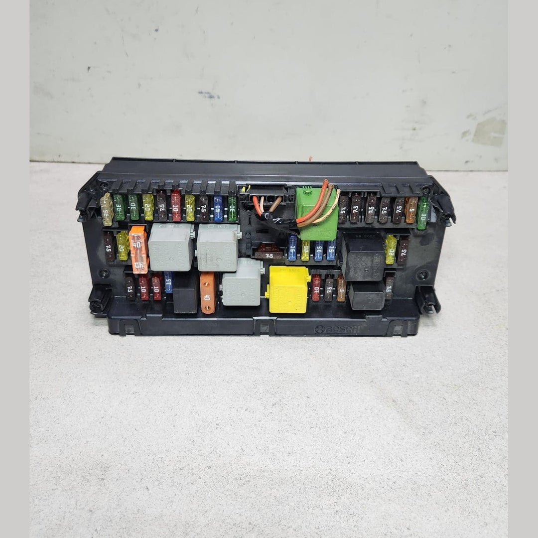 2006-2013 Mercedes-Benz W204 C-Class Fuse Box Control Module A2129003514 