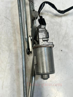 Bild in die Galerieansicht laden, 2010-2015 BMW X1 E84 Front Windshield Wiper Motor And Linkage 2992466 OEM