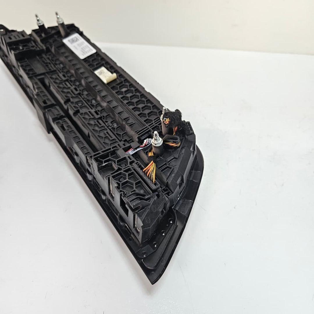 2017-2020 BMW  5 Series G30 G31 530i Air Conditioning Control Panel 5A09B19