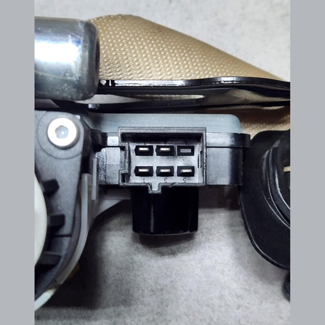BMW Upper Seat Belt Front Right 7430118 5 Series G31 540iX