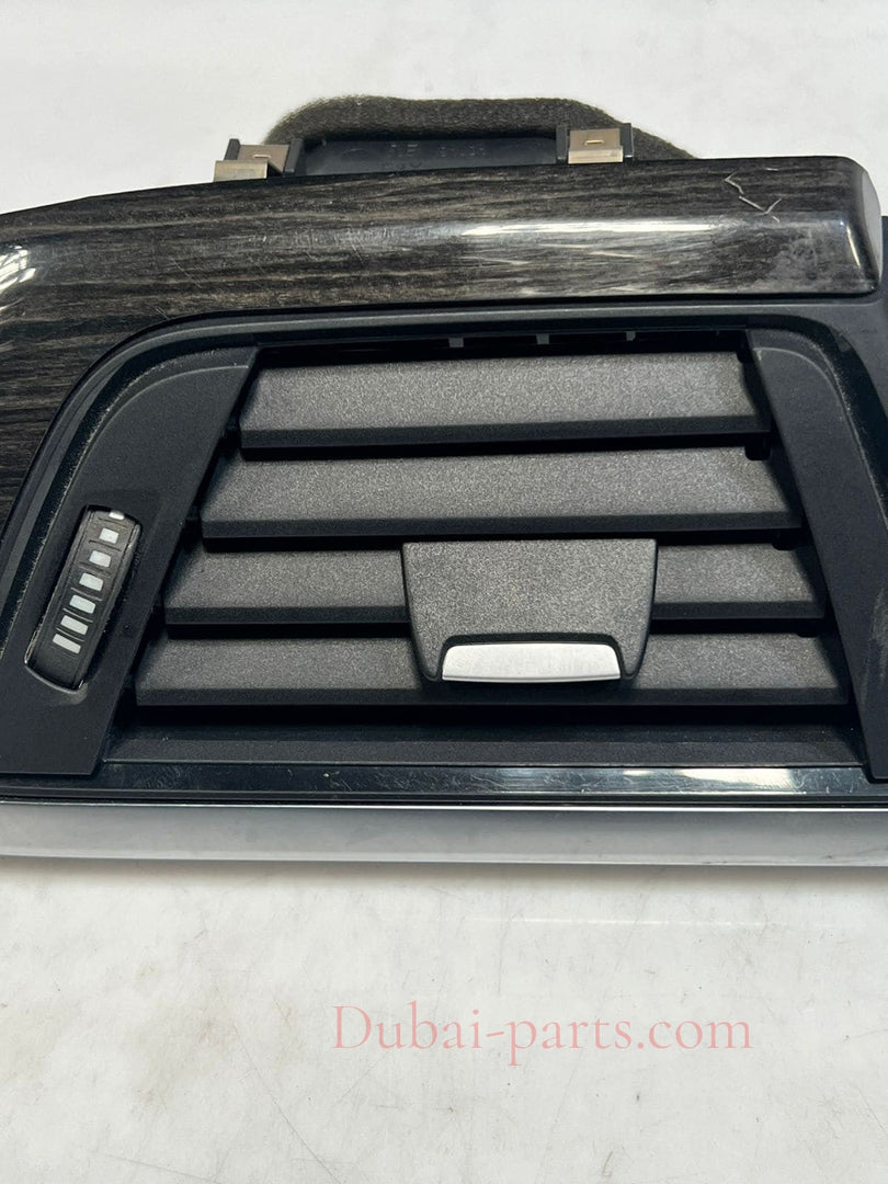 BMW 4' F30, F31, F80 Dashboard Air Vent Grille Right 9231995 OEM