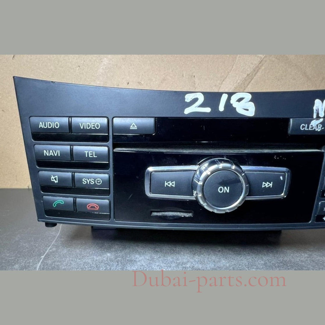 Mercedes W218 Navigation Command Radio Audio Head Unit CD Player A218 9008702