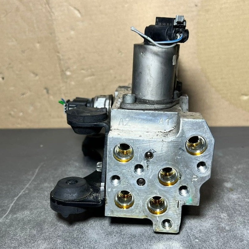 13-16 Mercedes GL450 GL550 Front Hydraulic Suspension Valve A166 3201158 OEM
