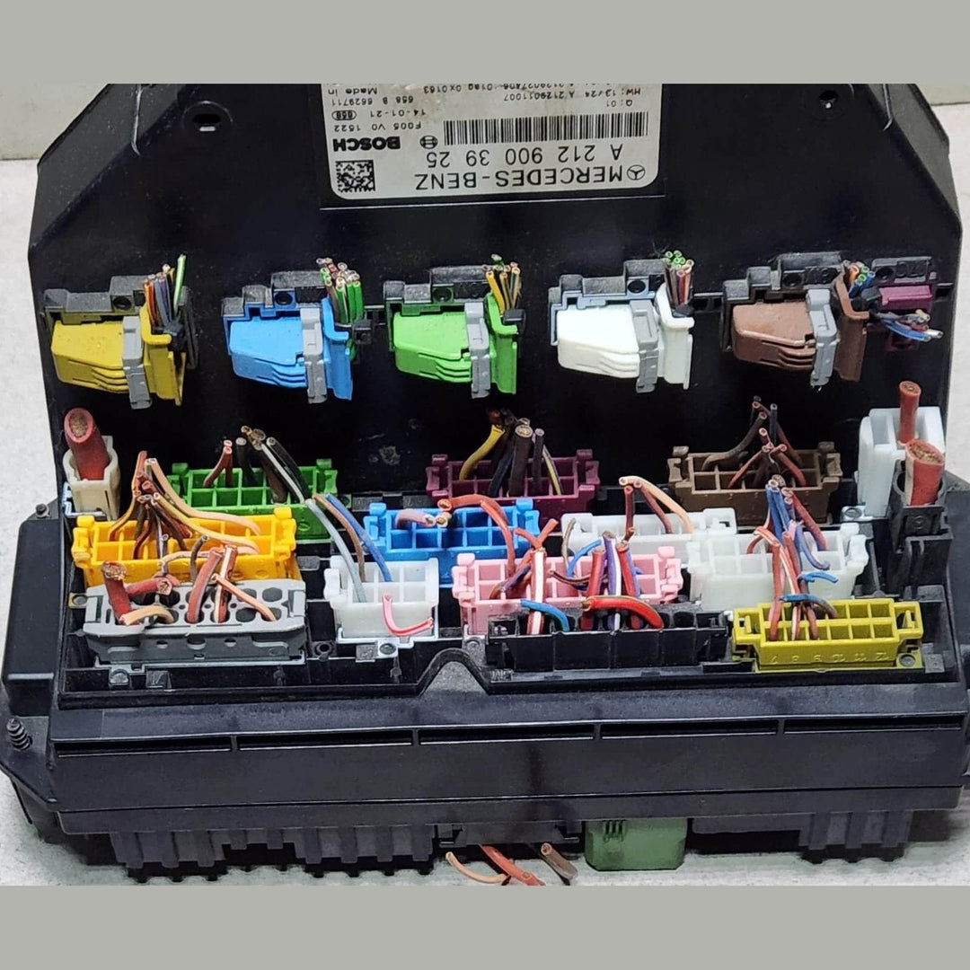 Mercedes-Benz E GLK C Sam Control Module Front A2129003925 E-Class W212 GLK204