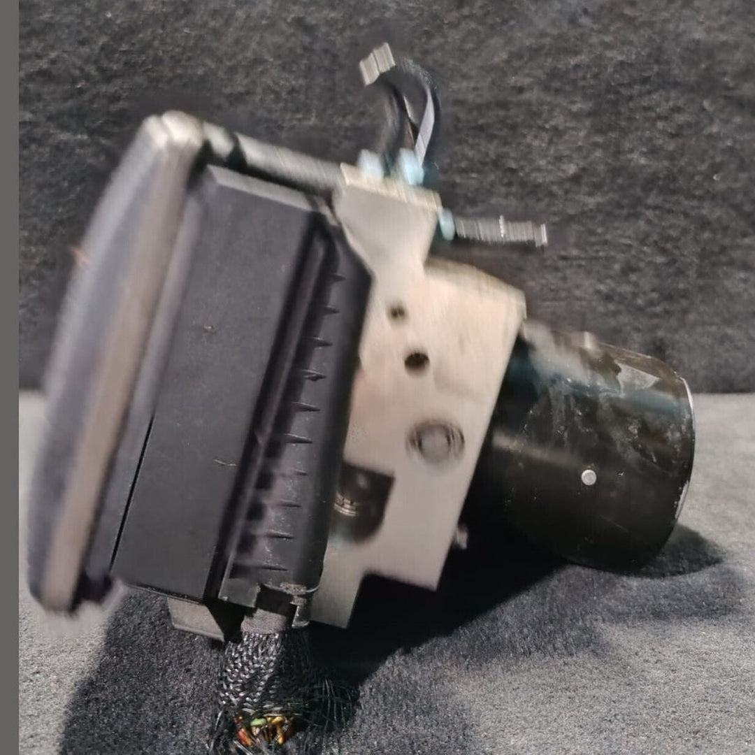 BMW F01 F02 F10 ANTI-LOCK BREAKIN G SYSTEM  PUMP HYDRAULIC OEM 6791175- 6791173
