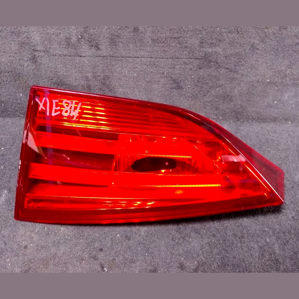 BMW X1  E84 RIGHT TRUNK LID MOUNTED TAIL LIGHT LAMP 2990114