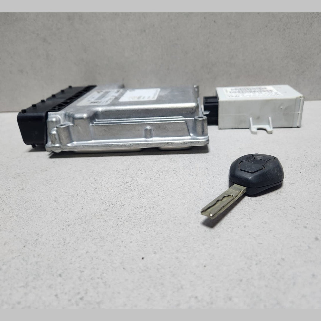 2004-2011 BMW X3 E83 Engine Control Unit 7809196  X3 E83 LCI BMW X3 2.0d ECU SET