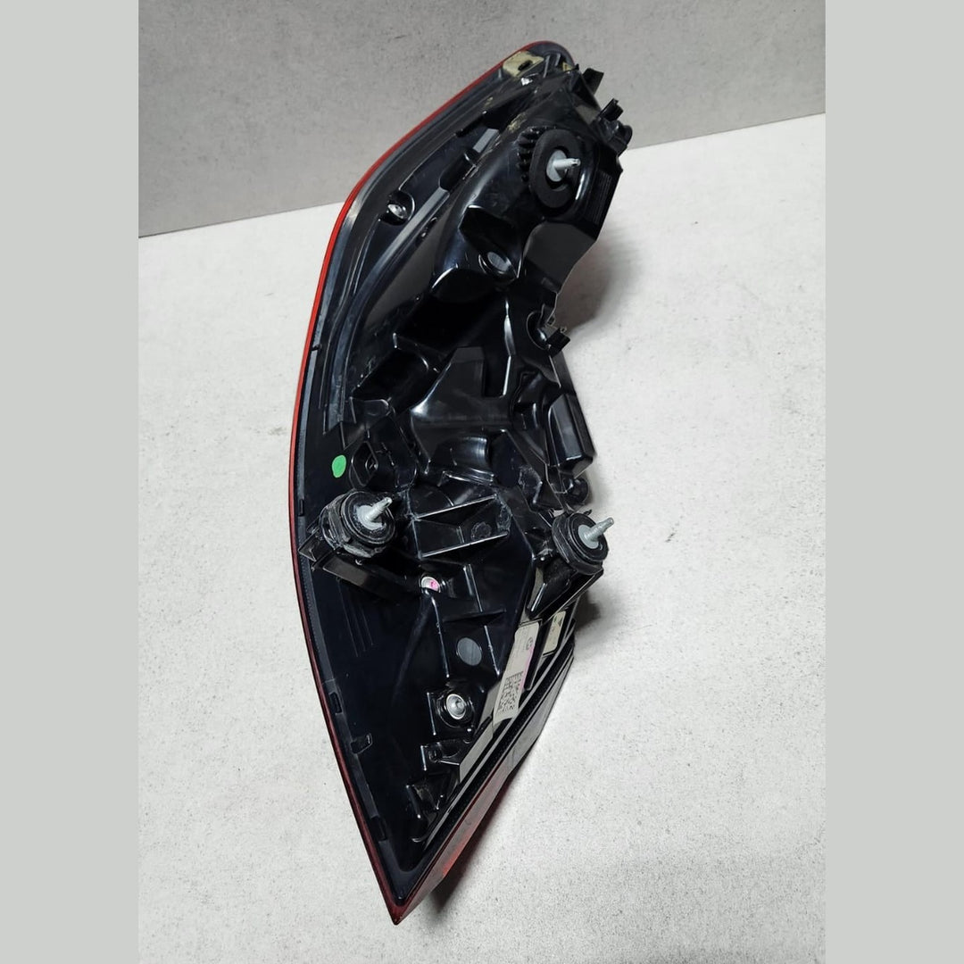 BMW Rear Light Side Panel Led Right 7445774  8 Series F91 F92 G14 G15 G16