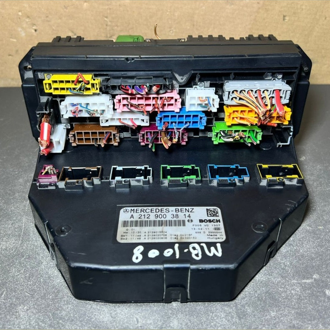 10-20 Mercedes W207 E350 SLK250 CLS63 Front SAM Module Relay Fuse Box OEM