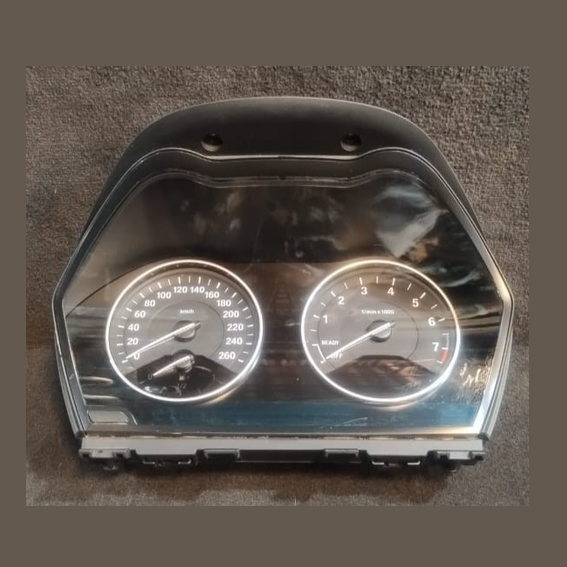 BMW X1 F48 2.0 DIESEL AUTOMATIC INSTRUMENT CLUSTER SPEEDOMETER KM/H P/N 9295446