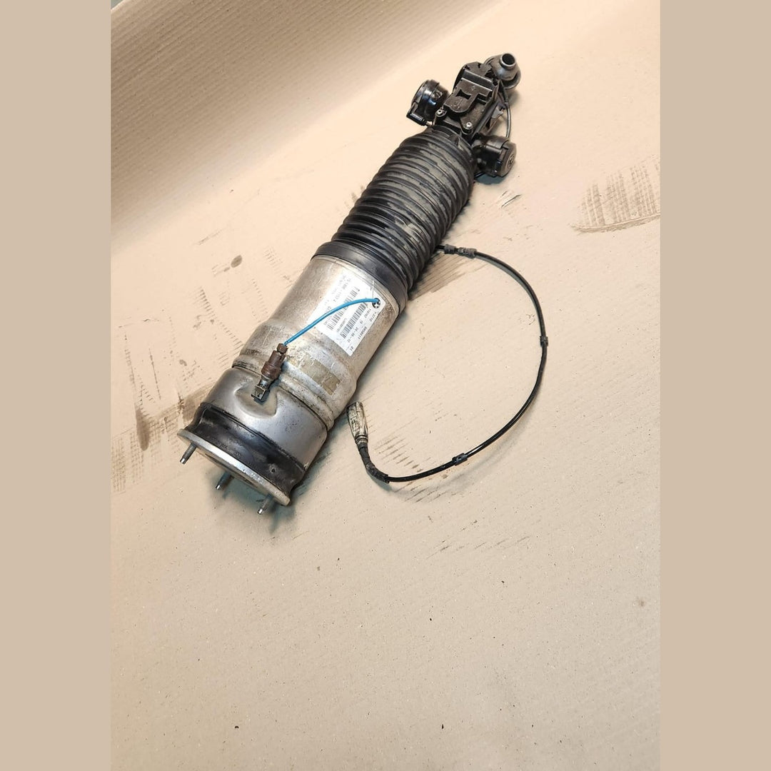 2013-15 BMW 740i 7 Seri F01 F02 F03 F04 Rear Left Air Suspension Strut 6858811 