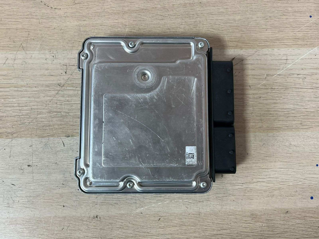 BMW 1 Series F20 F21, 5 Series F10 2.0d Engine Control Unit ECU 8587952 OEM