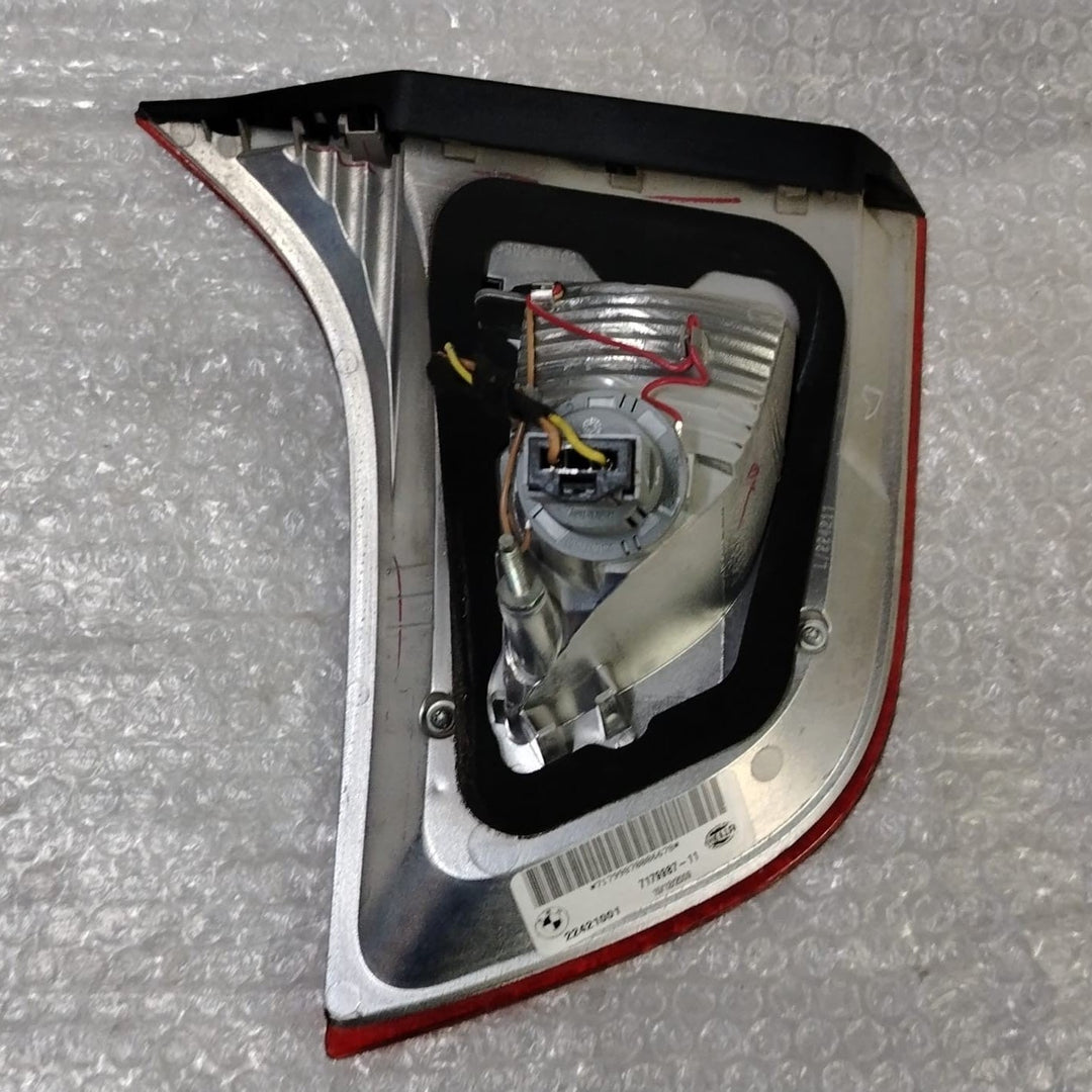 OEM BMW X6 E71 E72 LEFT SIDE REAR BRAKE LIGHT 7179987 HELLA
