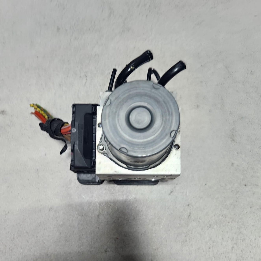 2014-2018 BMW X6 Abs Pump Module 6864794 X5 F15 and X6 F15 F16 F85 F86 