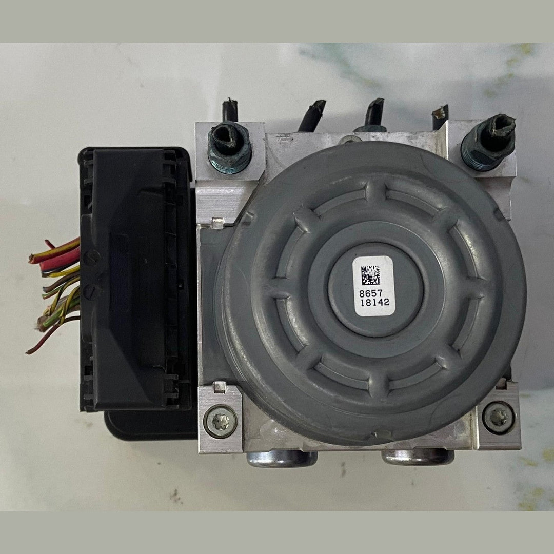 OEM BMW 328i 335i ABS Anti-Lock Brake Pump Module Unit 6868638