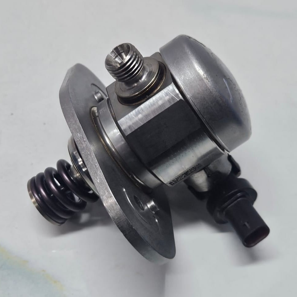 2020 BMW 750i xDrive G14 N63 High Pressure Fuel Pump 8648177 OEM