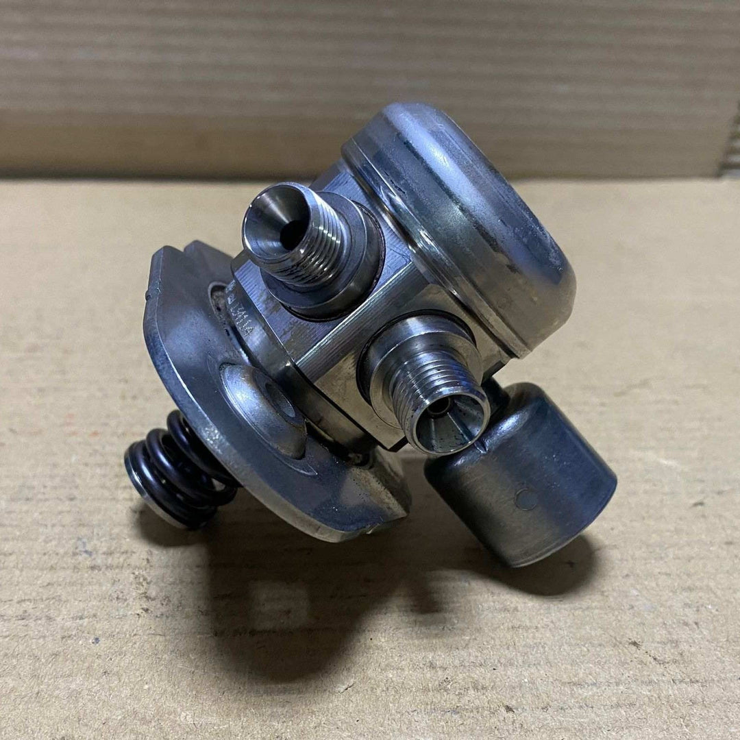 2016 BMW 320i xDrive High Pressure Fuel Pump 8604229 BMW 1 Series F20 F21 and 3 