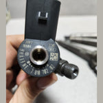 Load image into Gallery viewer, BMW Diesel Fuel Injector 7810702 N47D and N57 5 Series F10 F11 3 Series