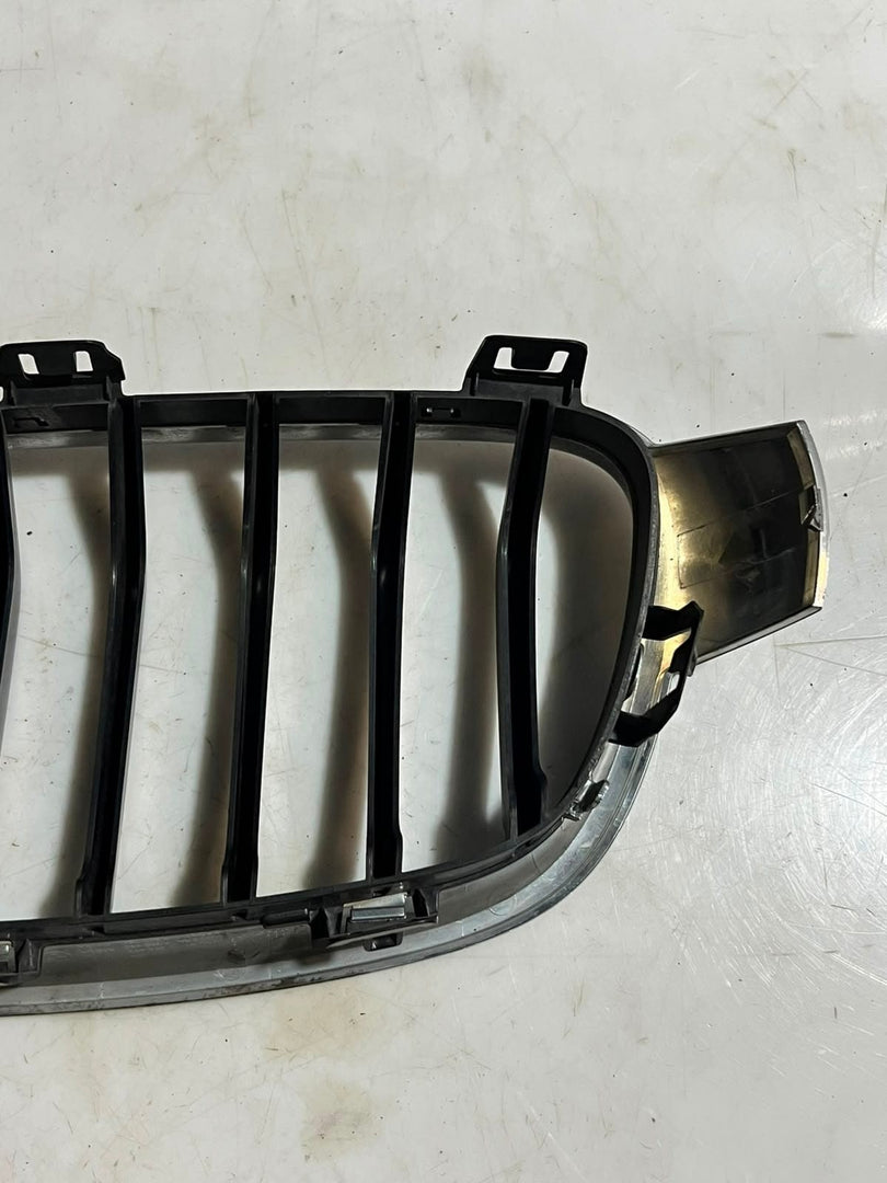 2016-2018 BMW 3 Series F30 F31 F35 F80 330e Front BUMPER Grille 7295442 OEM