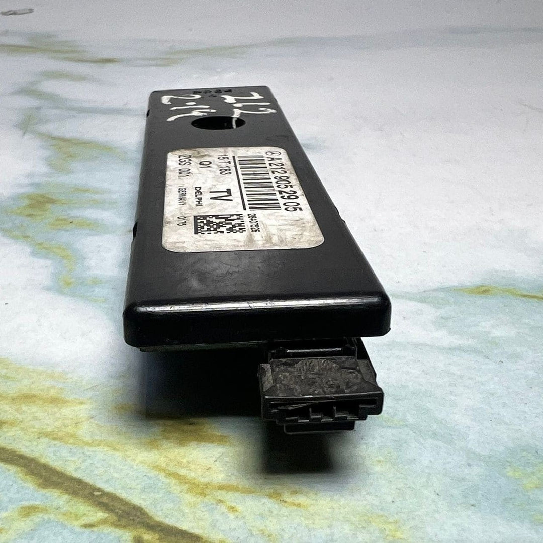 2014-2015 Mercedes Antenna Amplifier A2129052905 E-Class W212 E220 