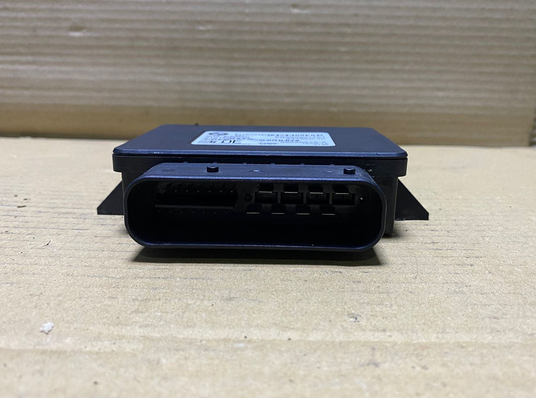 2010-2017 BMW X3 Parking Brake Control Module 6863800 F10, F11 5 Series and F25 