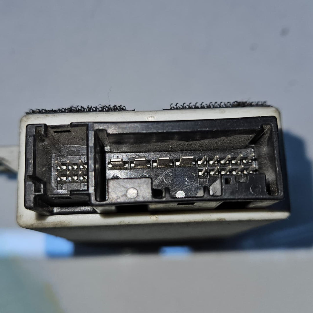 BMW G30, G31, G38 Security Control Module 8097898