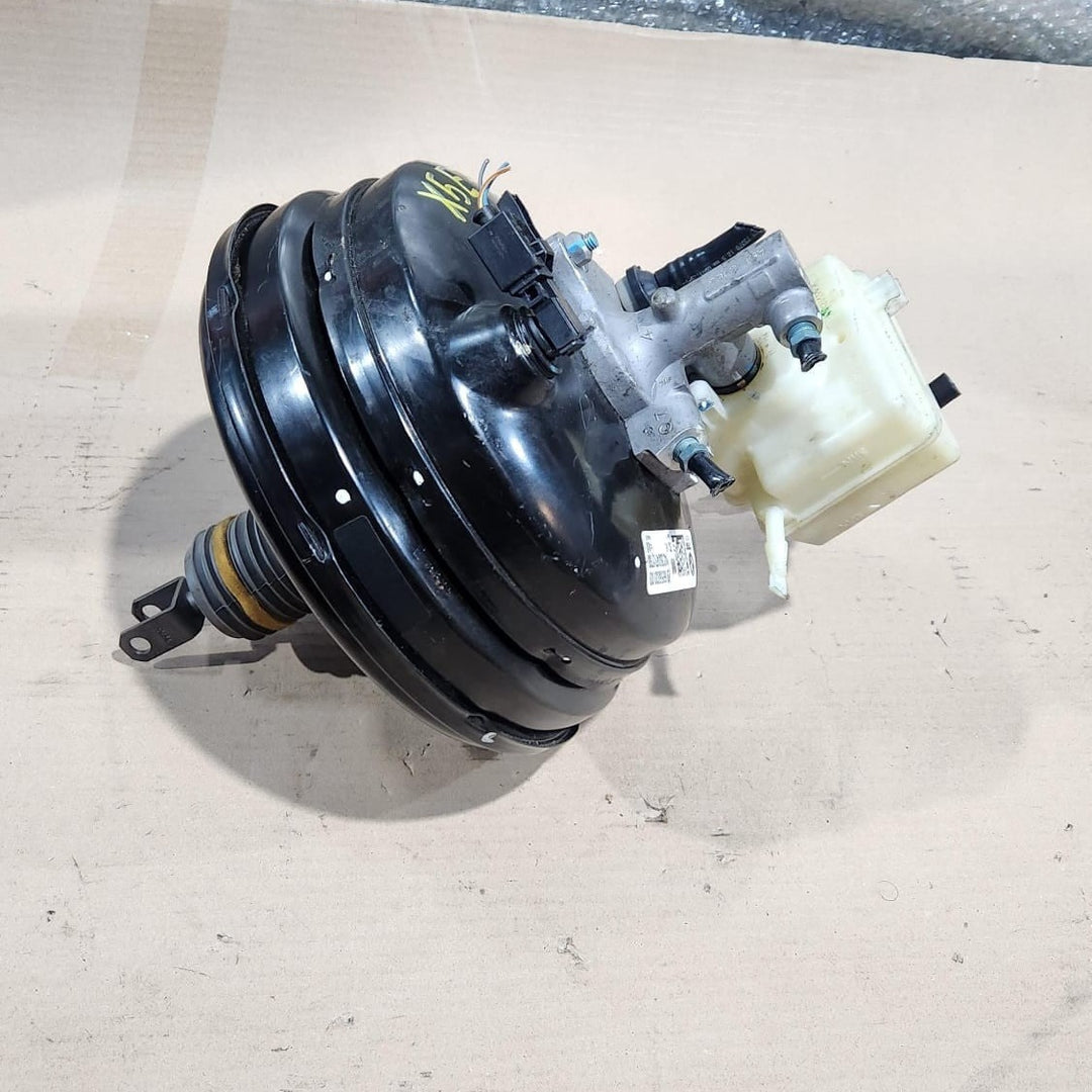 2010-2013 BMW X5 E70 Power Brake Booster ASSEMBLY 6856833 X6 E71