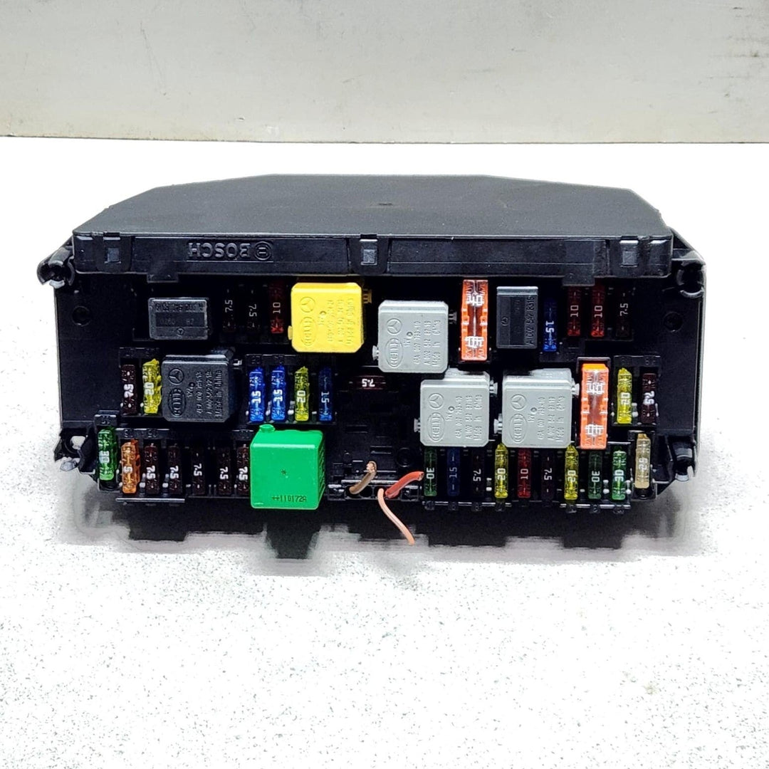 2010-2015 Mercedes-Benz C300 Front Sam Fuse Relay Module A2129008107 W204 W350 
