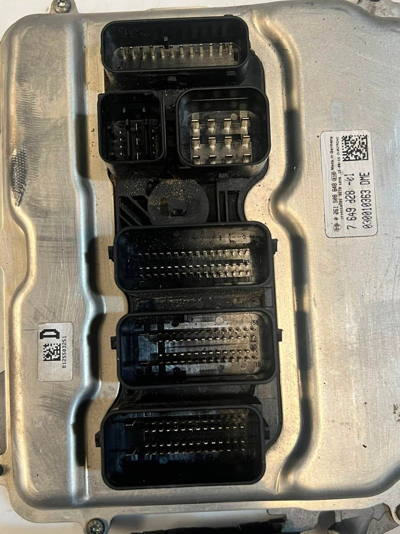 BMW F02 7 Series 750i N63B44B Engine Control Unit ECU SET DME+CAS+1KEY 7649828
