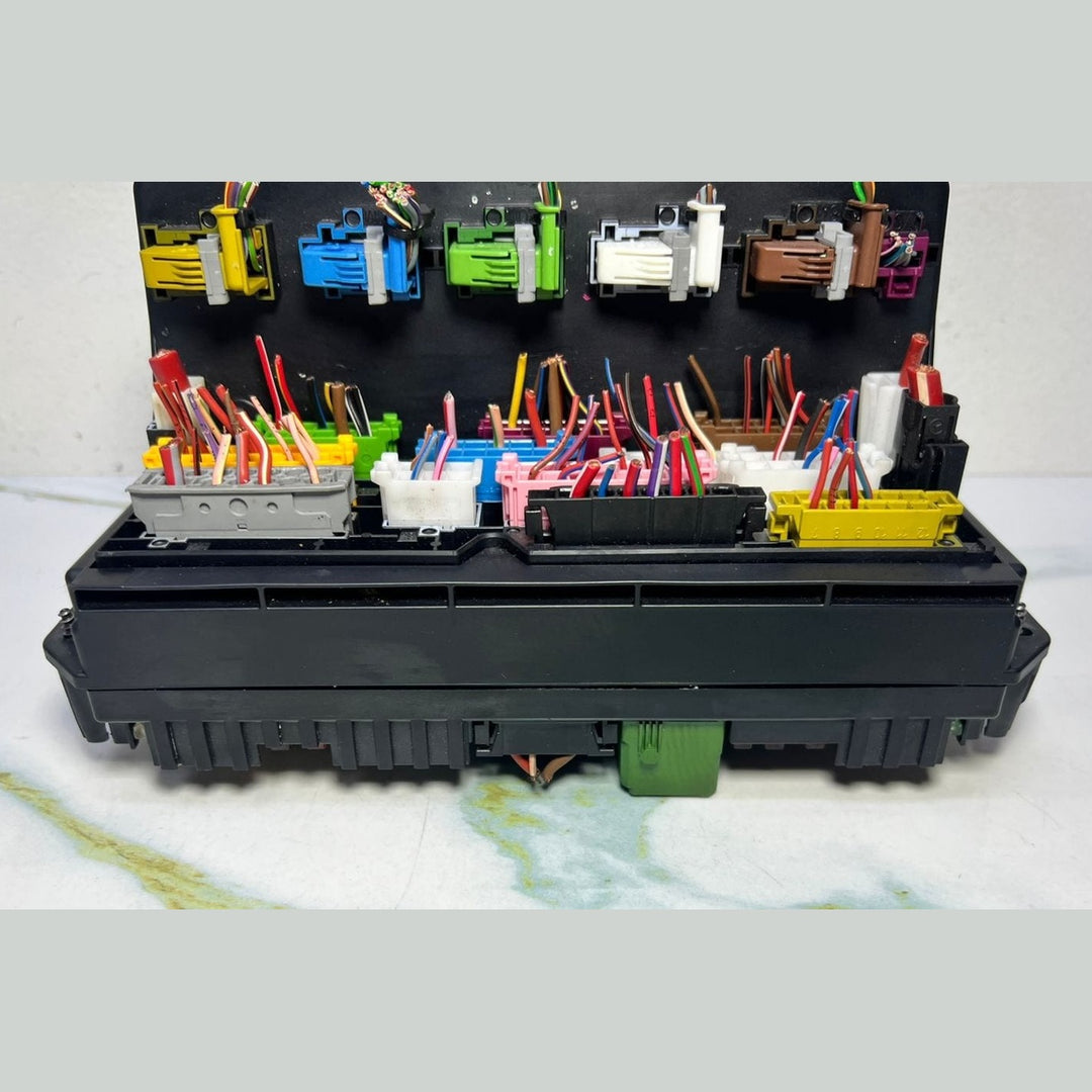 Mercedes Fuse Box Control Module A2129003514 W204 C-Class