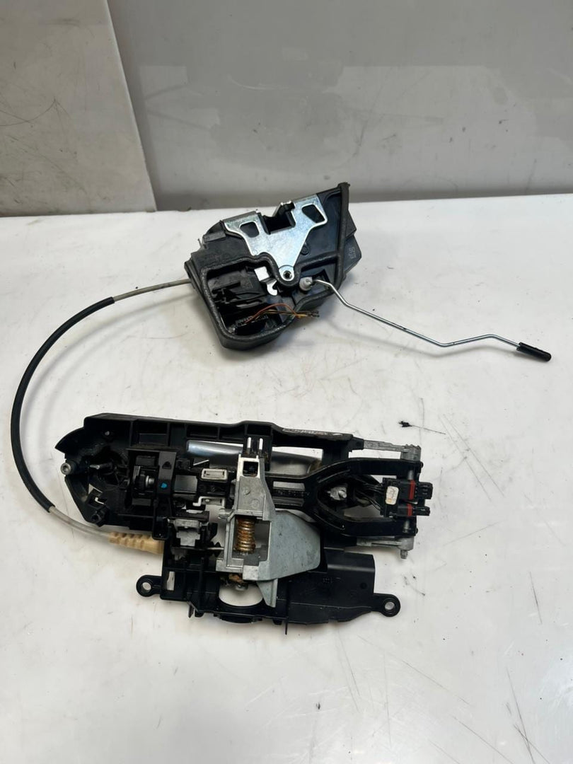 BMW F10 5' F11 GT F07 F01 LEFT REAR Exterior Door Handle Bracket Left 7187227