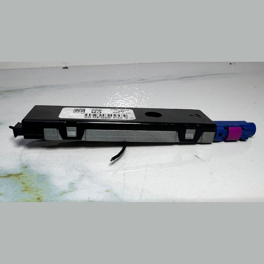 2008-2015 Mercedes-Benz C63 AMG Antenna Amplifier A2048204089  C-Class W204