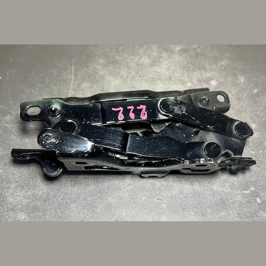 2015-2020 Mercedes-Benz S-Class W222 Front Left Side Bonnet Hinge A222 8800128