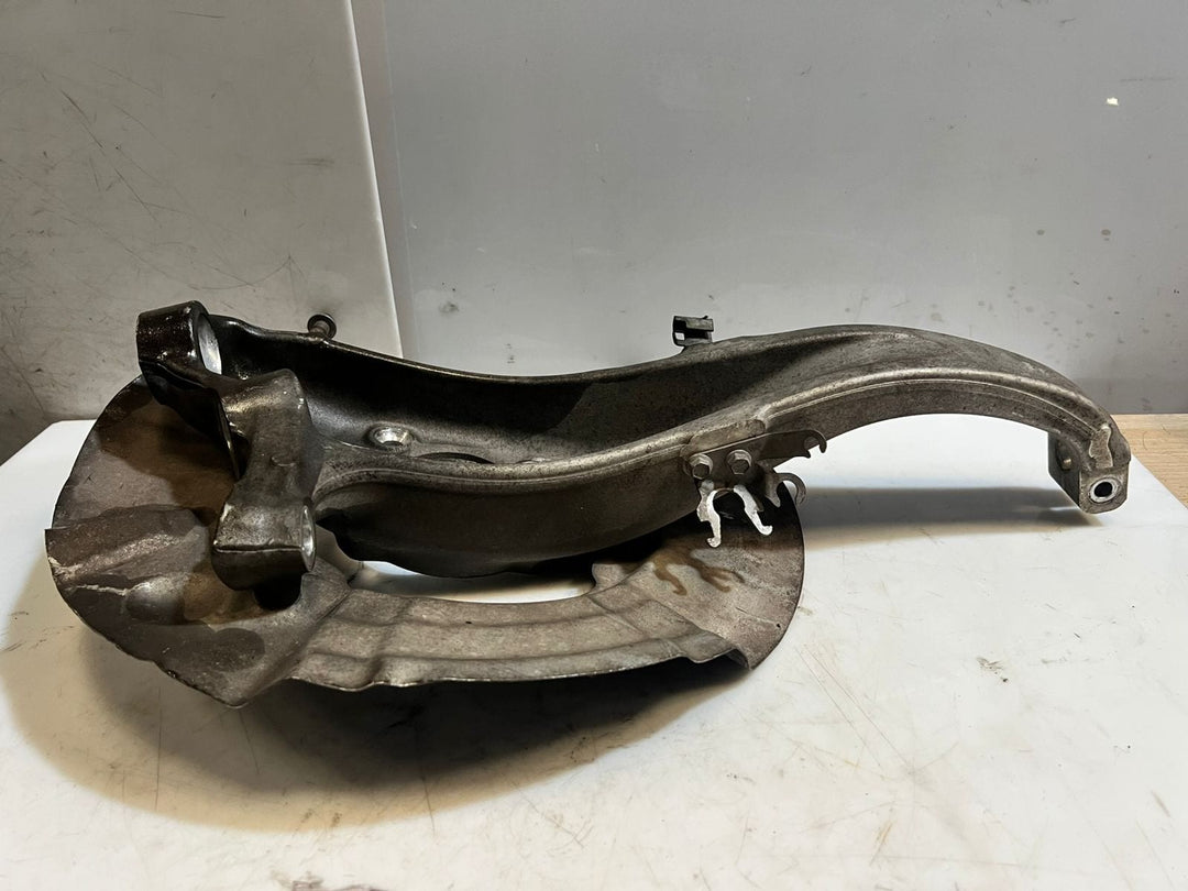 2011-2016 BMW M5 M6 F10 F12 F13 F06 Front LEFT Steering Knuckle 2284053 OEM