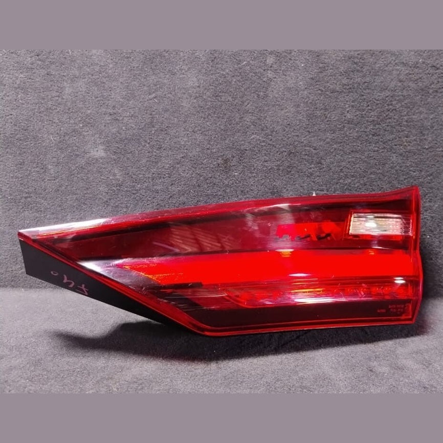 BMW  F40 SERIES  1 SERIES F40 Rear light in trunk lid, right  7450652