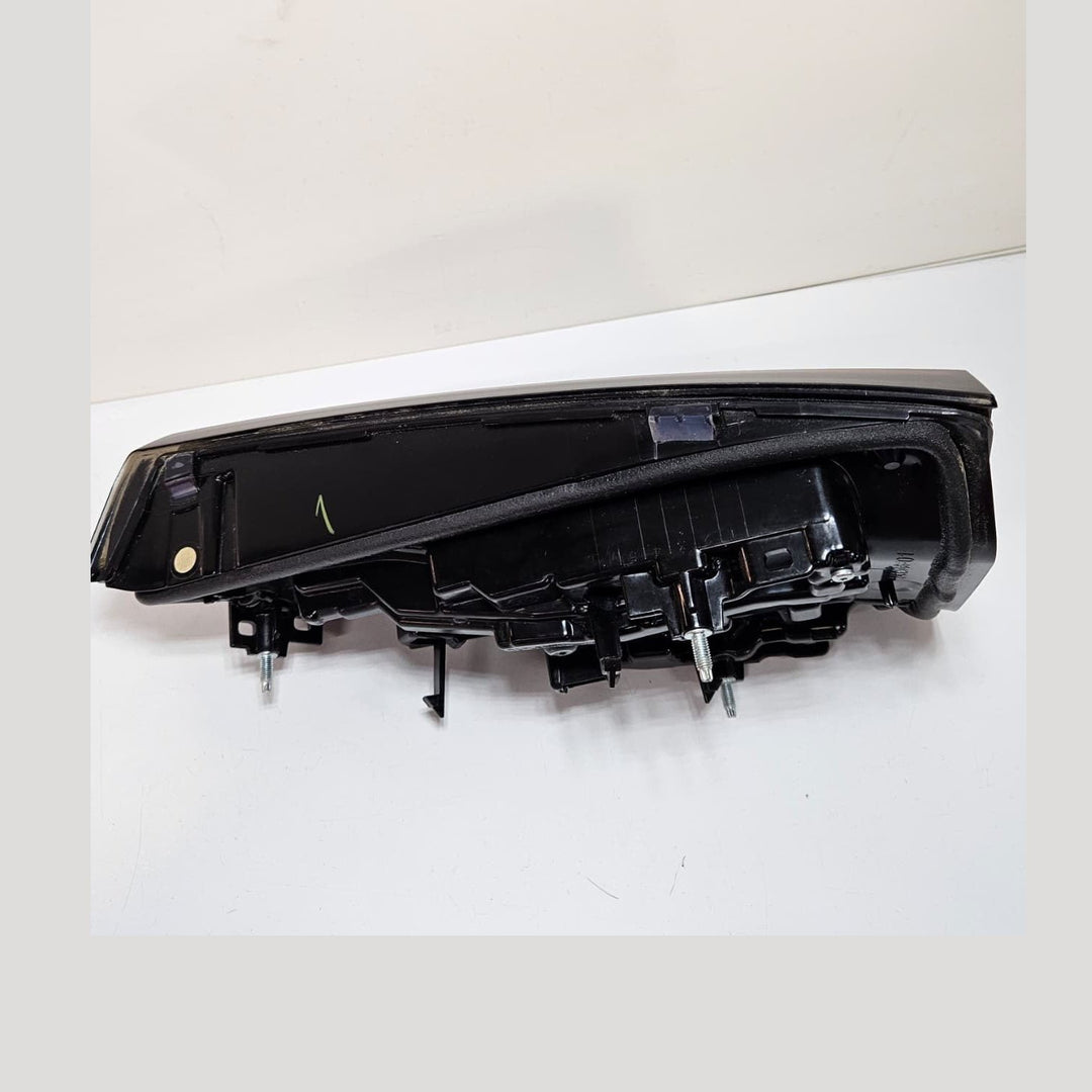 2020-2022 BMW  X3 G01 F97 Tailgate Left Side Tail Light 9463051