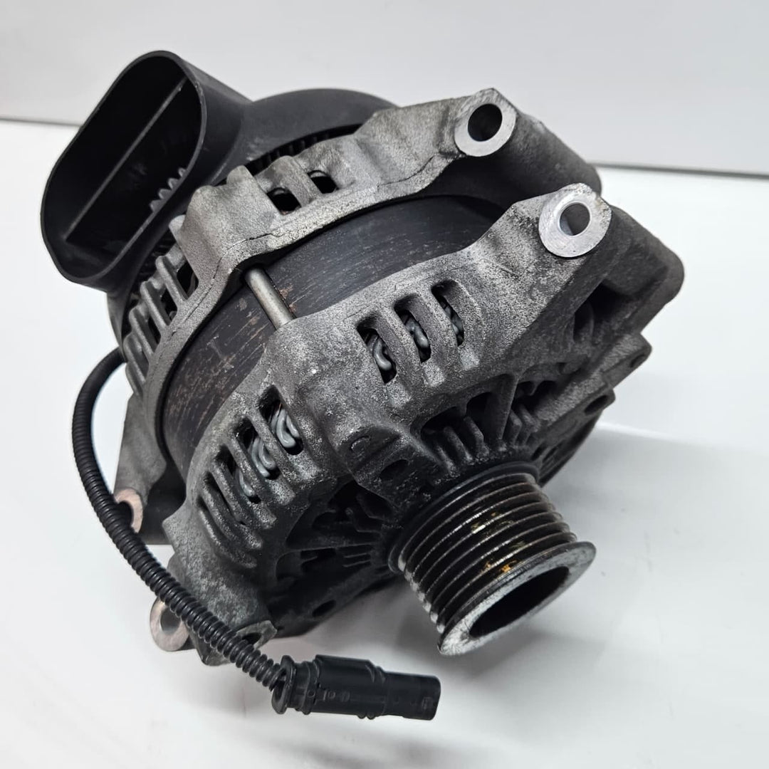 7606628-2010-2016 BMW M5 M6 F10 F06 X6M F86 4.4L turbo Engines Alternator OEM