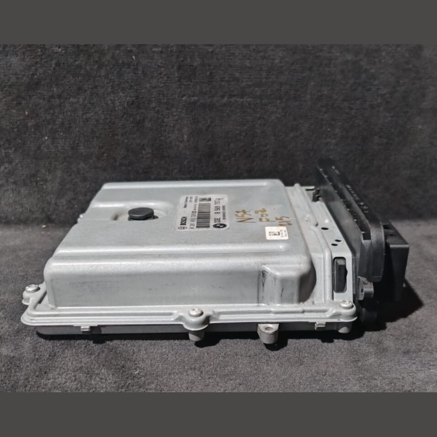 BMW 5 7 SERIES F01 F02 F10 F07 N57 D30A ENGINE CONTROL AUTOMATIC - DDE  8509757