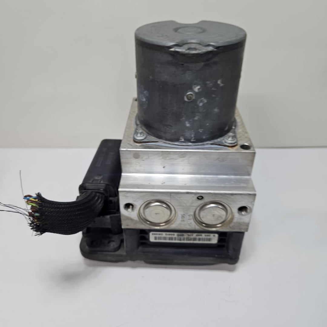 2011-2016 BMW 528i, 535i, 550i, 640i, 650i ABS Pump Module 6795519