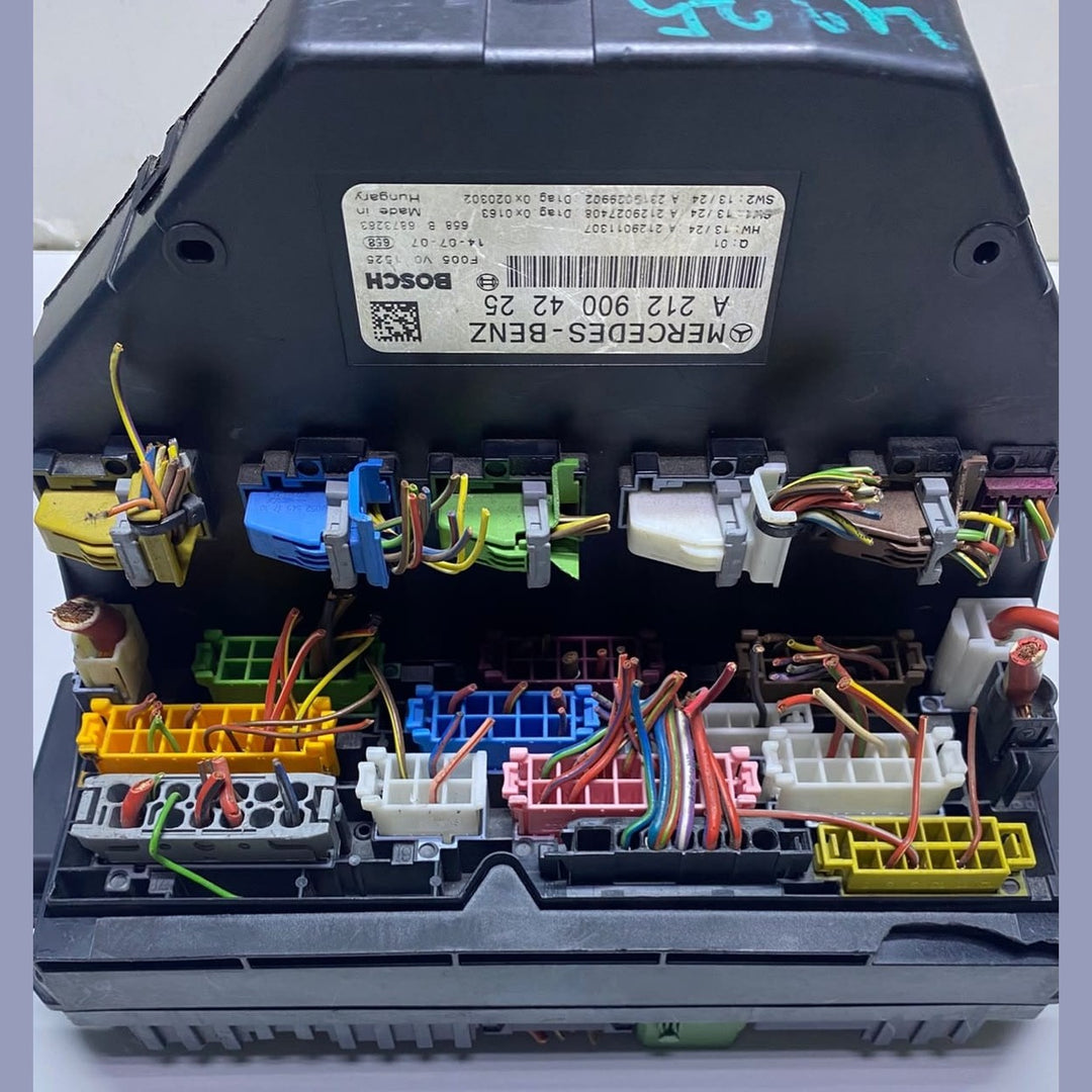 Mercedes-Benz Sam Control Module Front Fuse Box A2129004225 E-Class W212 OEM