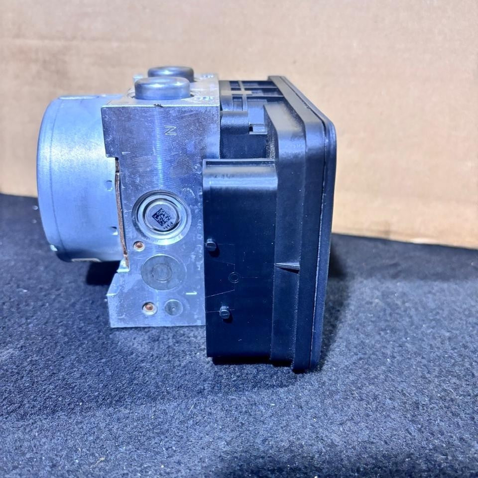 OEM BMW F30 F31 F32 F33 ABS PUMP MODULE Control Unit Hydraulic Blocks 6887743