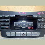 Bild in die Galerieansicht laden, 2012–2014 Mercedes-Benz W212 E-Class Head Unit CD Player A212 9007526 OEM