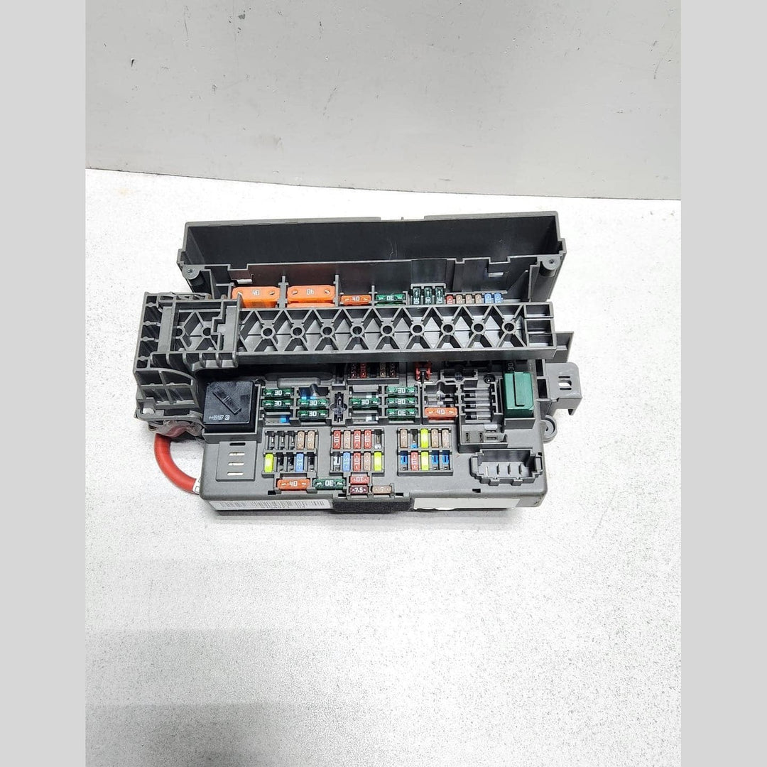 BMW Z4 E89 Power Distribution Fuse Box Front Plastic Metal 9154971 OEM