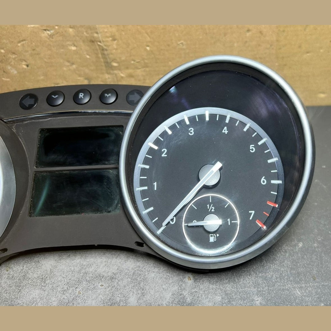 07-13 Mercedes-Benz W164 GL ML Kombiinstrument Tacho A251 9005800 OEM
