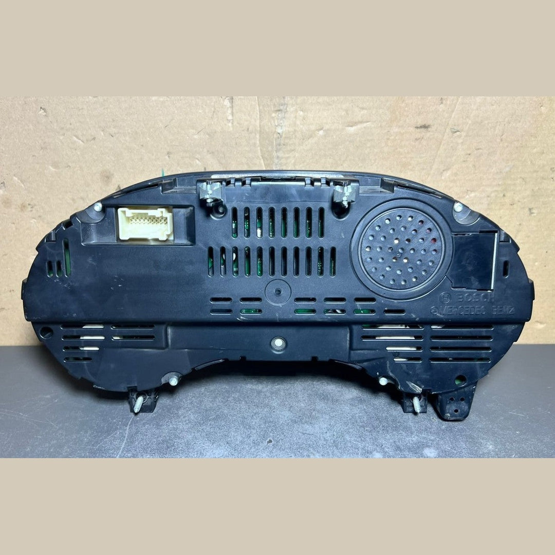 13-16 Mercedes-Benz W166 GL GLE Instrument Cluster Speedometer A166 9007110 OEM