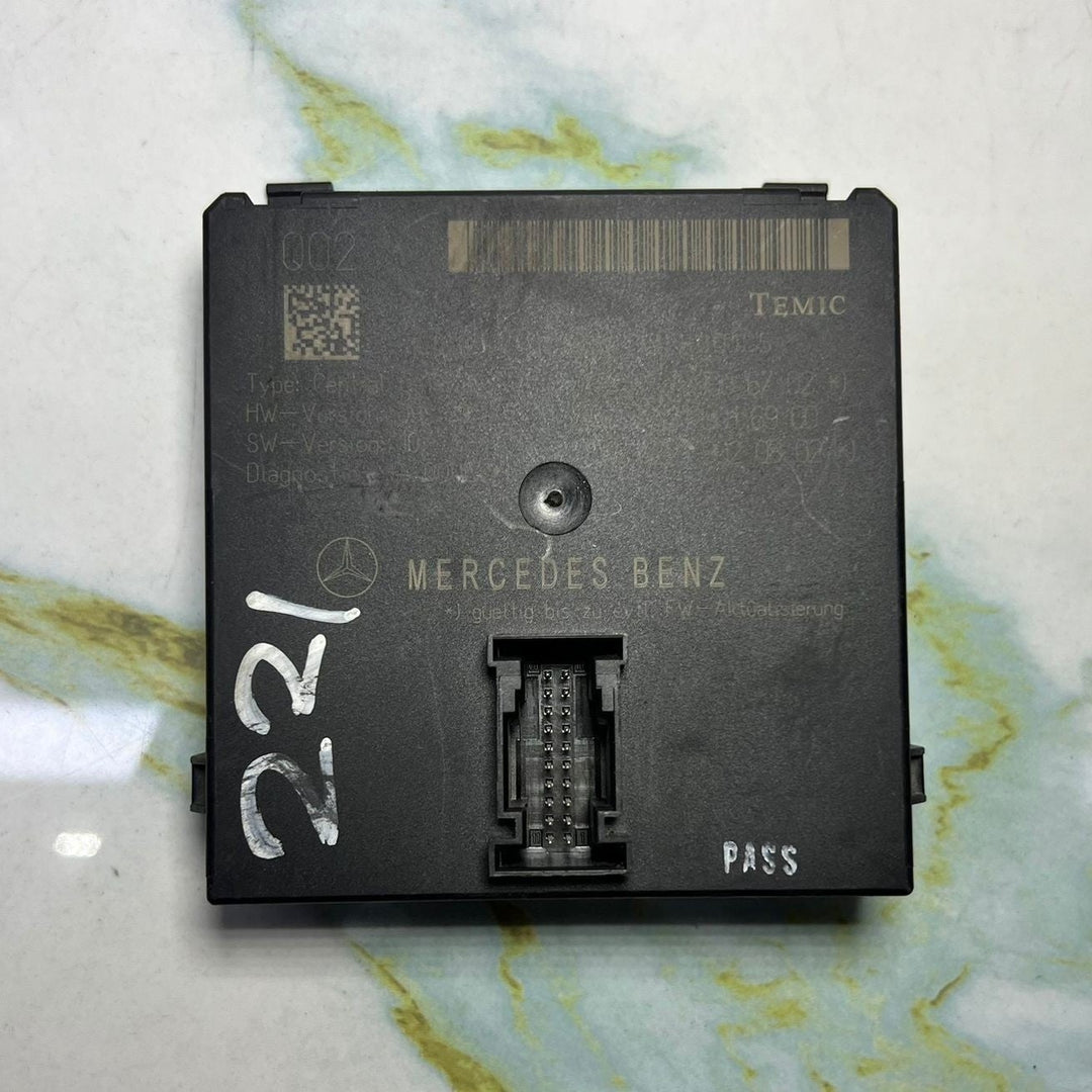 2007-2013 Mercedes-Benz W221 S-Class Gateway Control Module A221 9006702 OEM